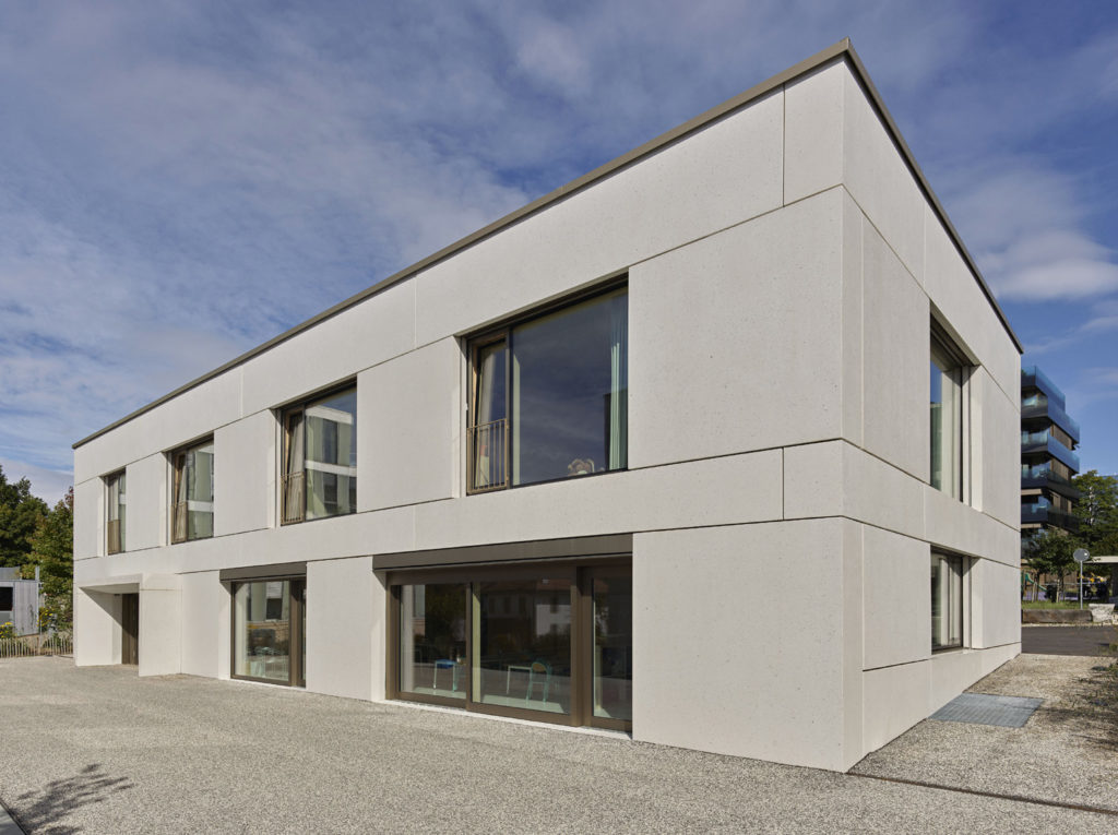 Complexe scolaire de Riant-Pré Lausanne A&F architectes bâtiment APEMS