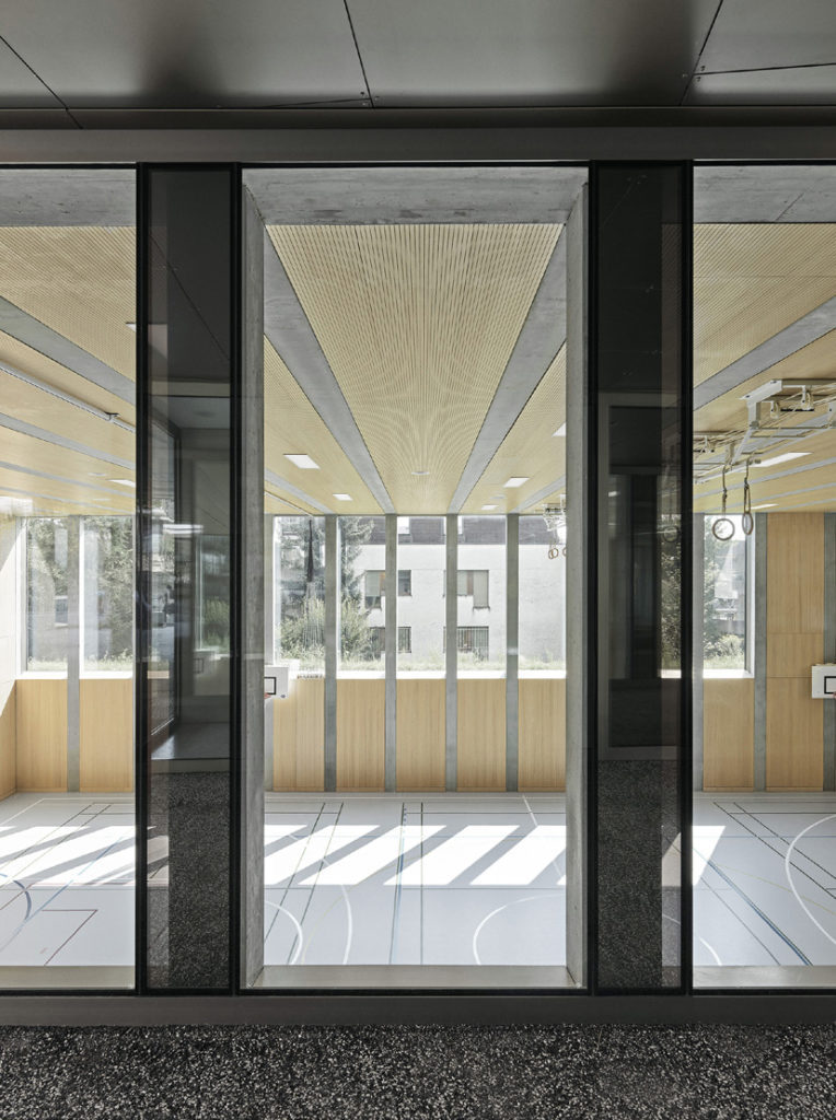 Complexe scolaire de Riant-Pré Lausanne A&F architectes salle de gym vue extérieure