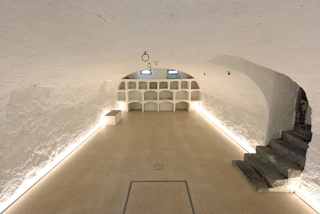 La Couronne à Sonceboz coeur du grand Chasseral kwsa architectes cave voutée